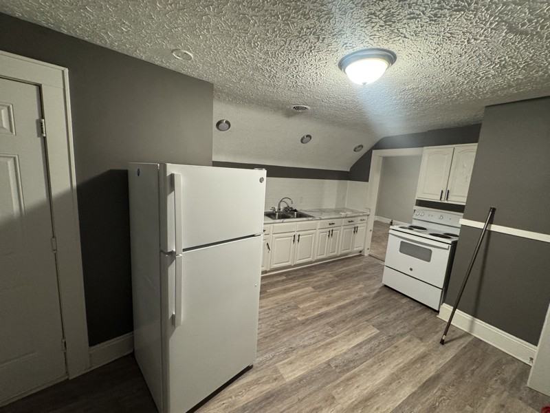 5135 Stanley Ave - Photo 4 of 6