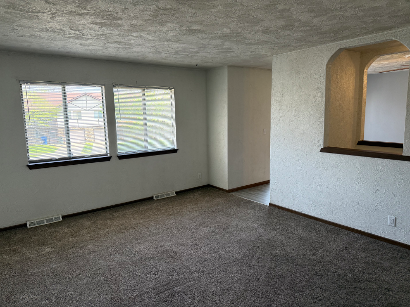 4 Brown Ct - Photo 3 of 10