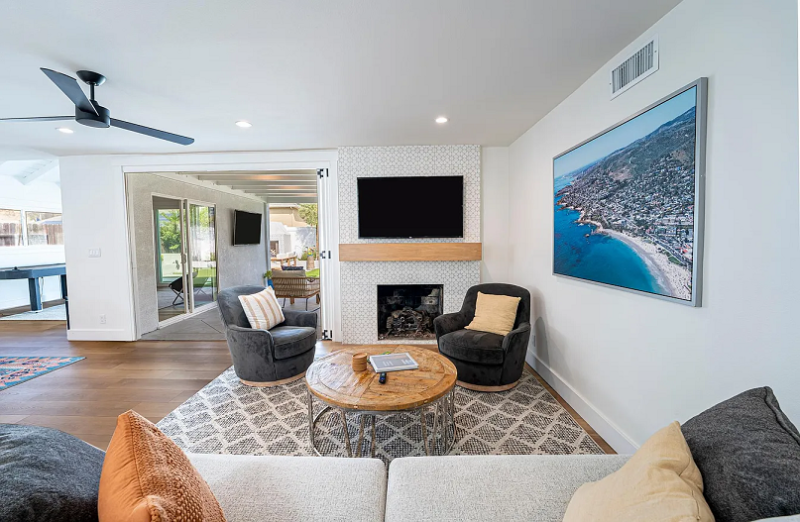 2858 Drake Ave - Photo 3 of 20