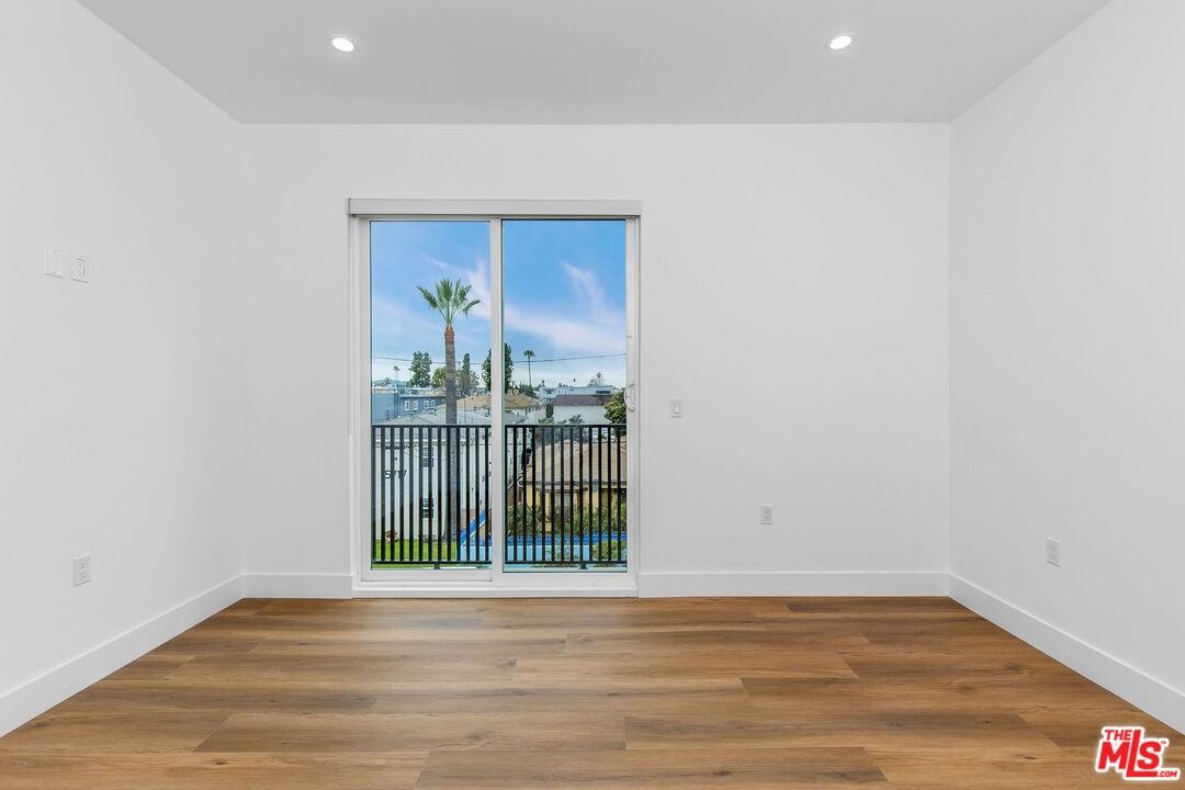 5722 Fulcher Ave #5722-3 - Photo 4 of 12