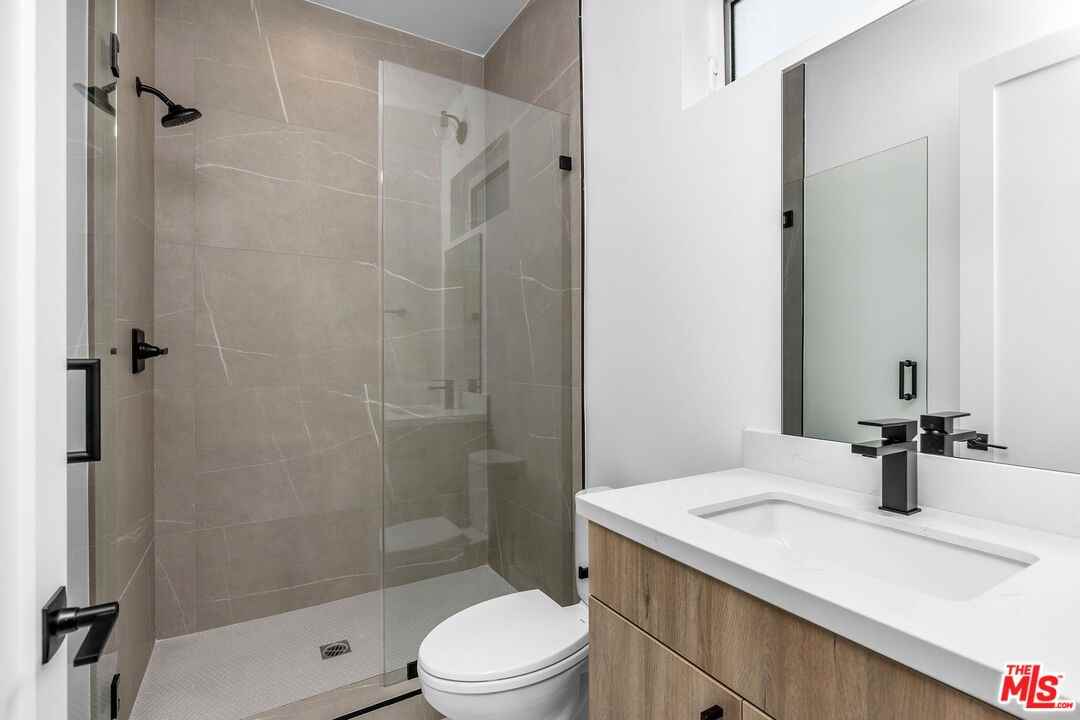 5722 Fulcher Ave #5722-3 - Photo 6 of 12