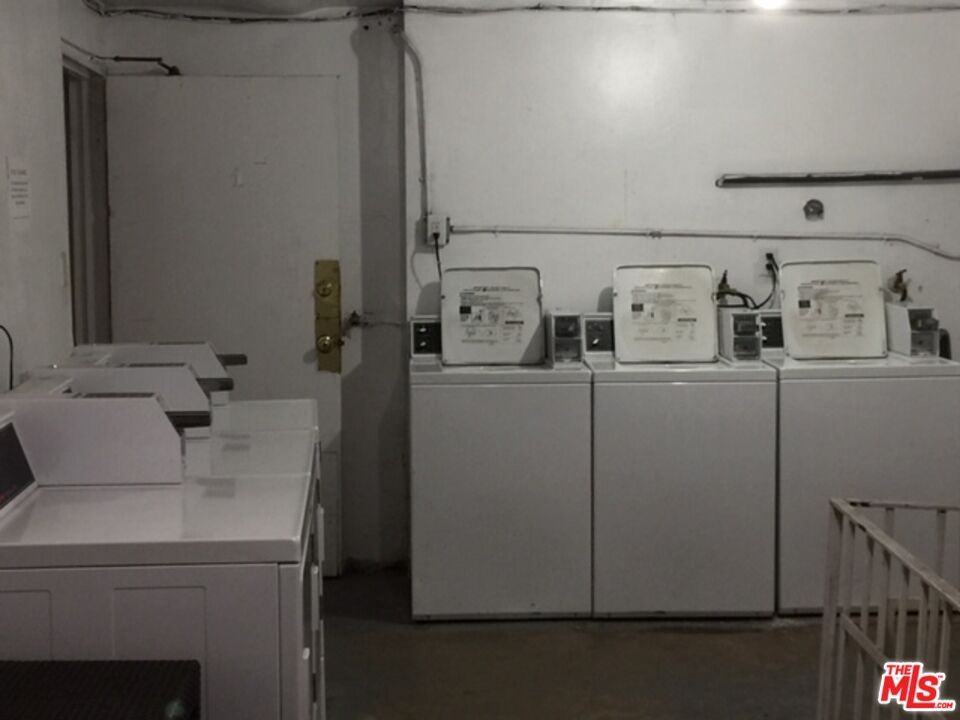 443 S Wilton Pl #443-8 - Photo 6 of 9