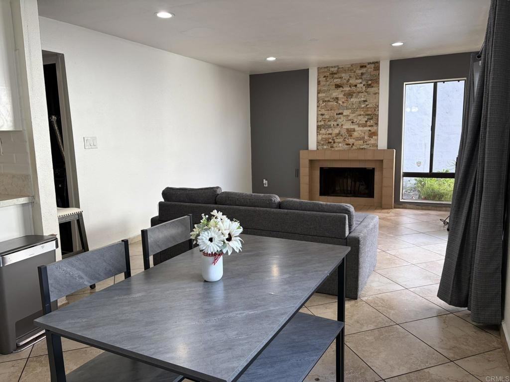 1691 Melrose Ave #1691F - Photo 4 of 24