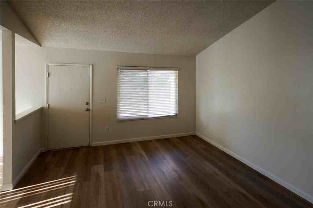 2455 Gehrig St #2455B - Photo 5 of 25