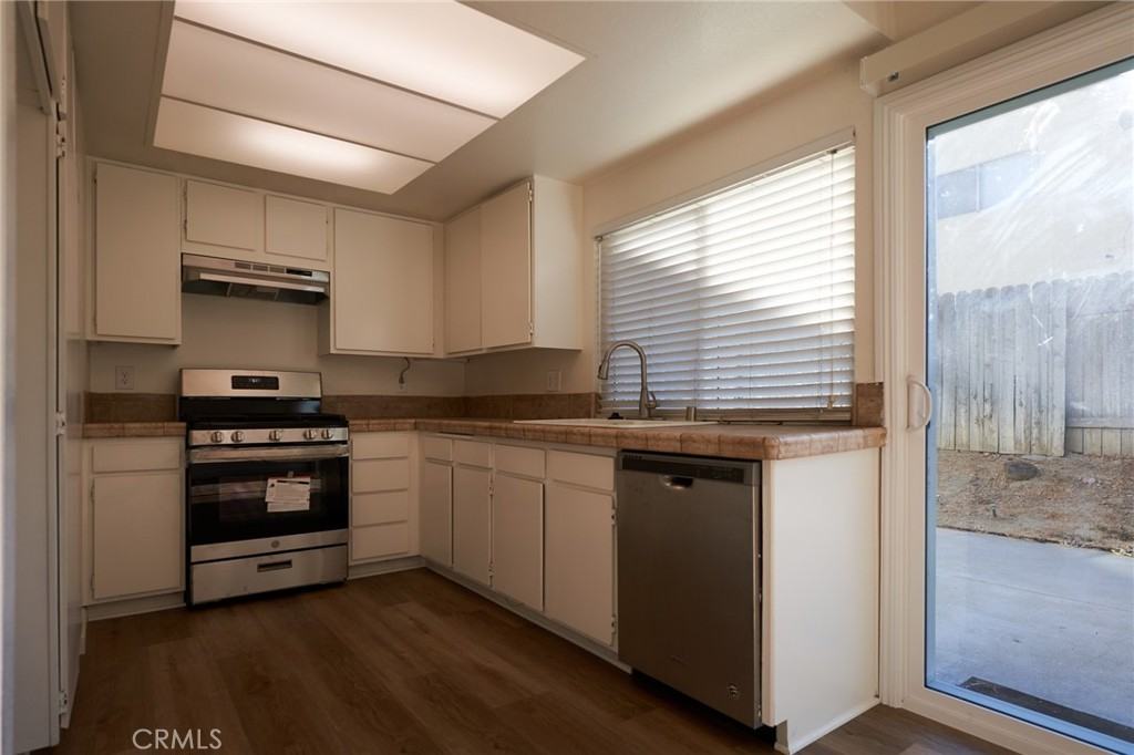 2455 Gehrig St #2455B - Photo 6 of 25