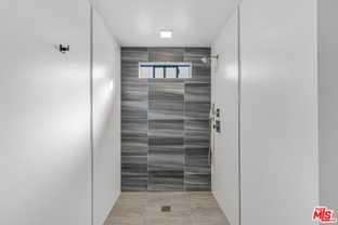 1111 N Kenmore Ave - Photo 1 of 1