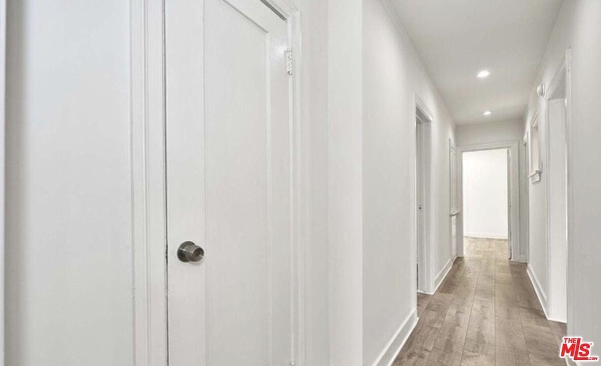 734 S Gramercy Pl #734 - Photo 7 of 10