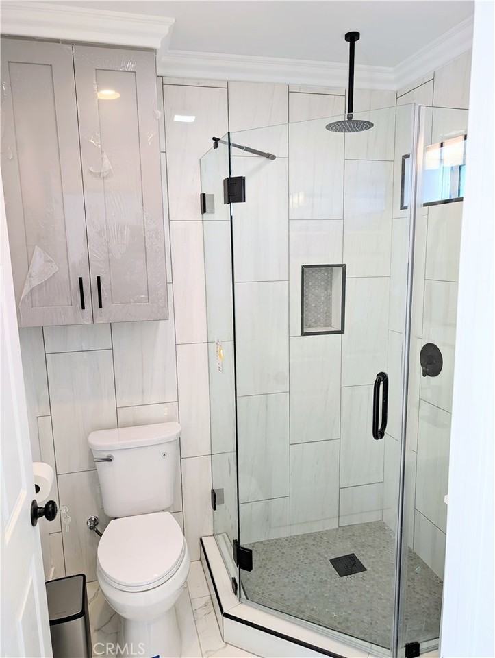 737 Davis Ave #737 - Photo 2 of 11