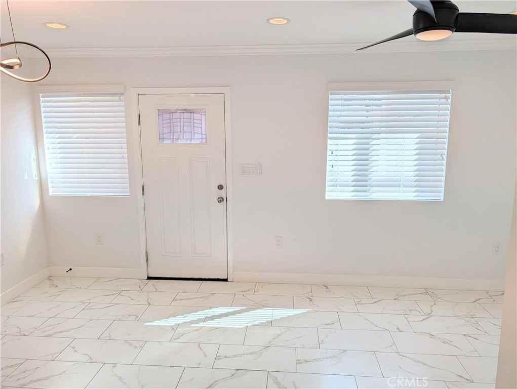 737 Davis Ave #737 - Photo 3 of 11