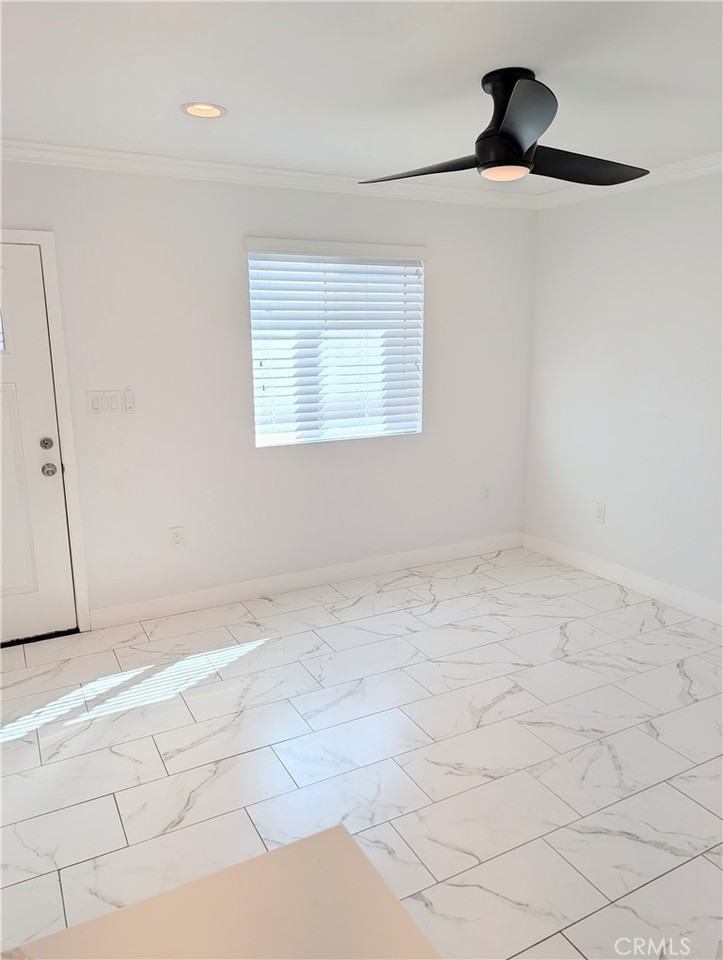 737 Davis Ave #737 - Photo 7 of 11