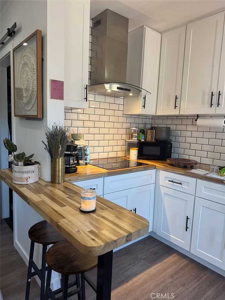 14828 Saticoy St #14828B - Photo 2 of 8