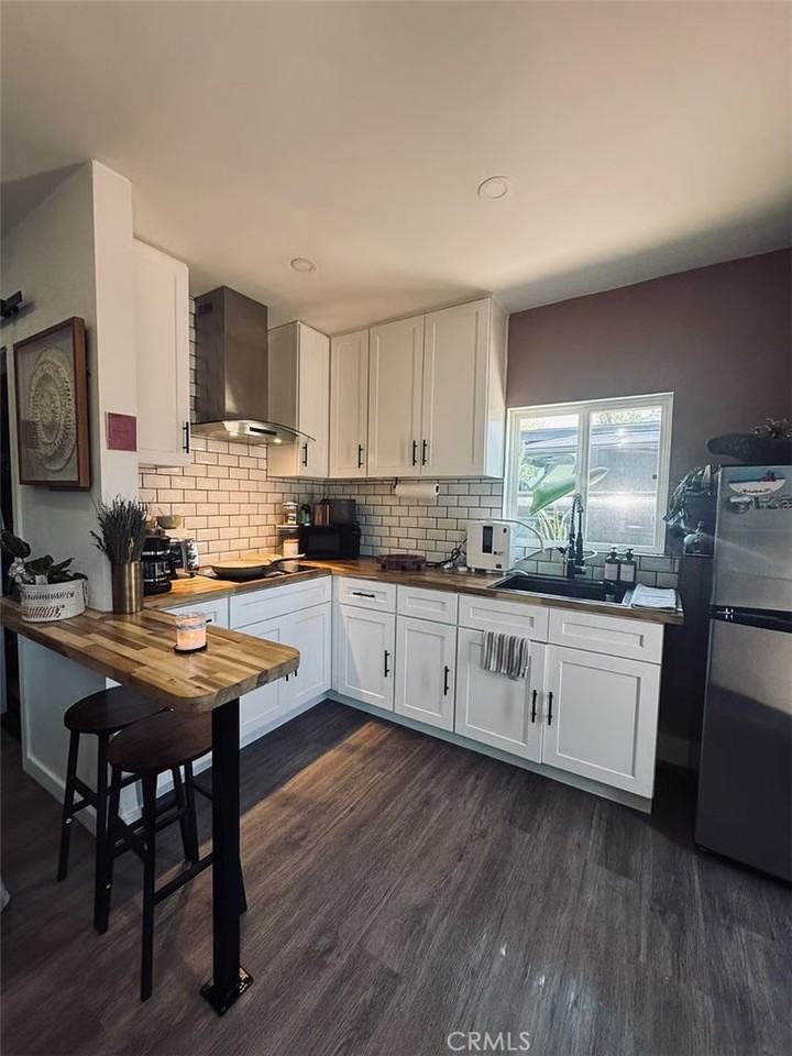 14828 Saticoy St #14828B - Photo 7 of 8