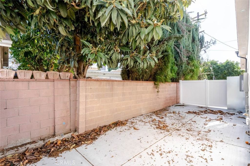 6852 1/2 Ranchito Ave #6852 - Photo 2 of 17