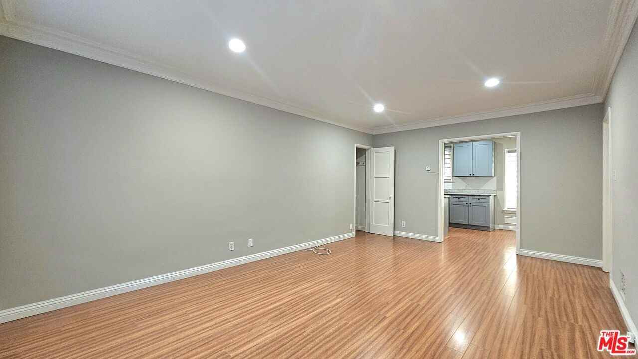 1020 S Norton Ave #1020B - Photo 5 of 21
