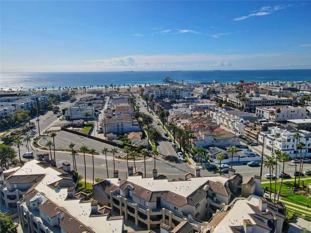 310 Lake St #310 - Photo 2 of 38