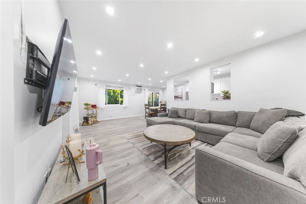 3010 Montrose Ave #3010-26 - Photo 5 of 36