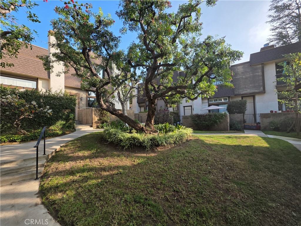 13963 Riverside Dr #13963 - Photo 2 of 27