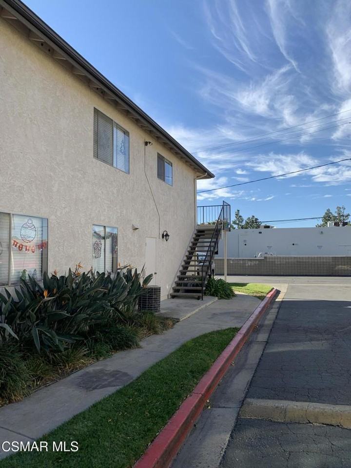 2033 Calle La Sombra #2033-4 - Photo 4 of 11