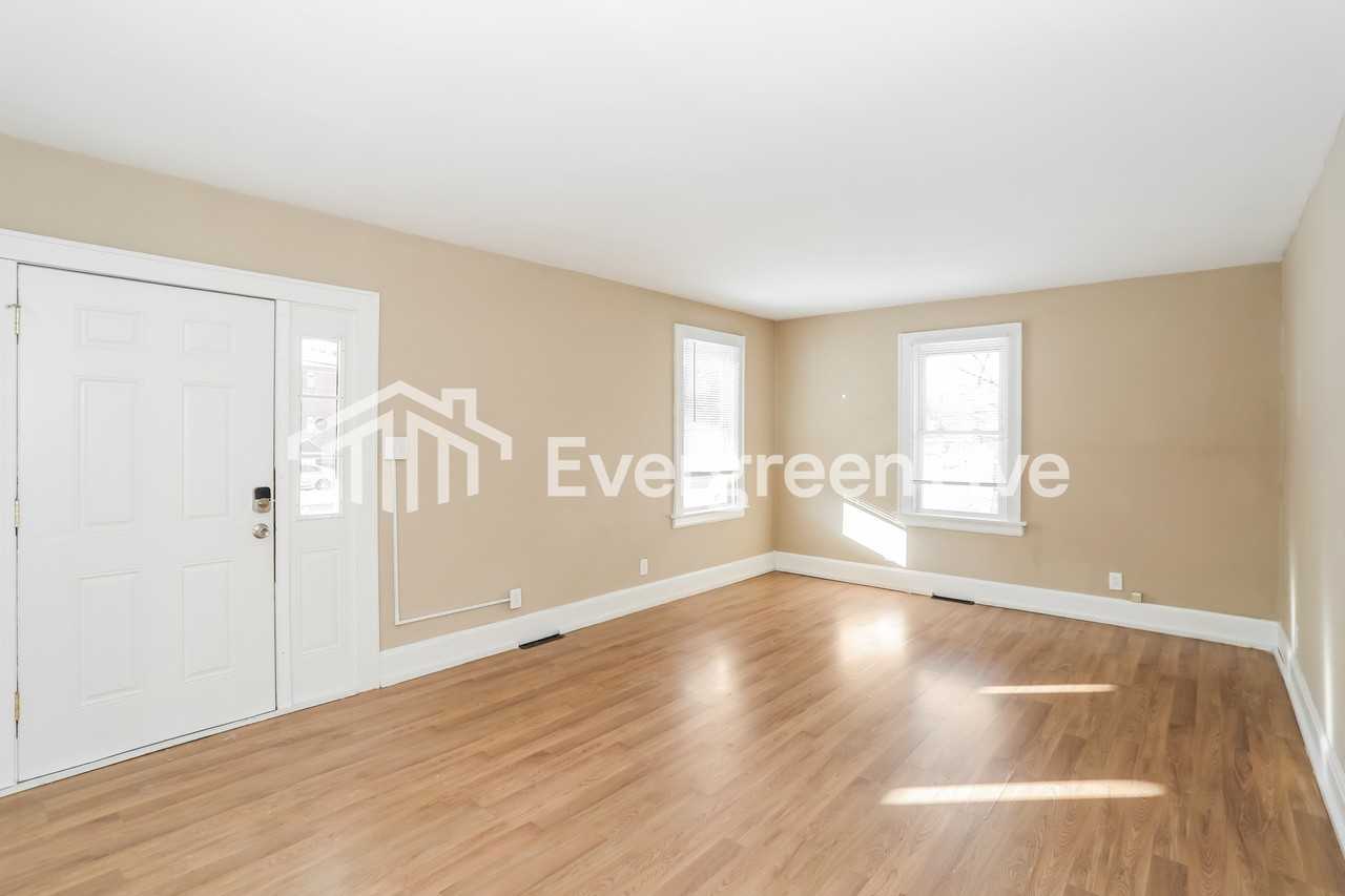 3904 Boudinot Ave - Photo 3 of 15