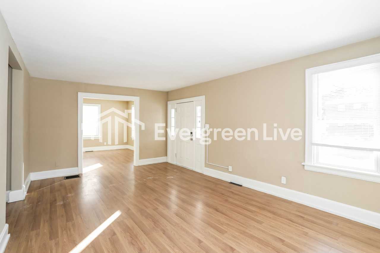 3904 Boudinot Ave - Photo 4 of 15