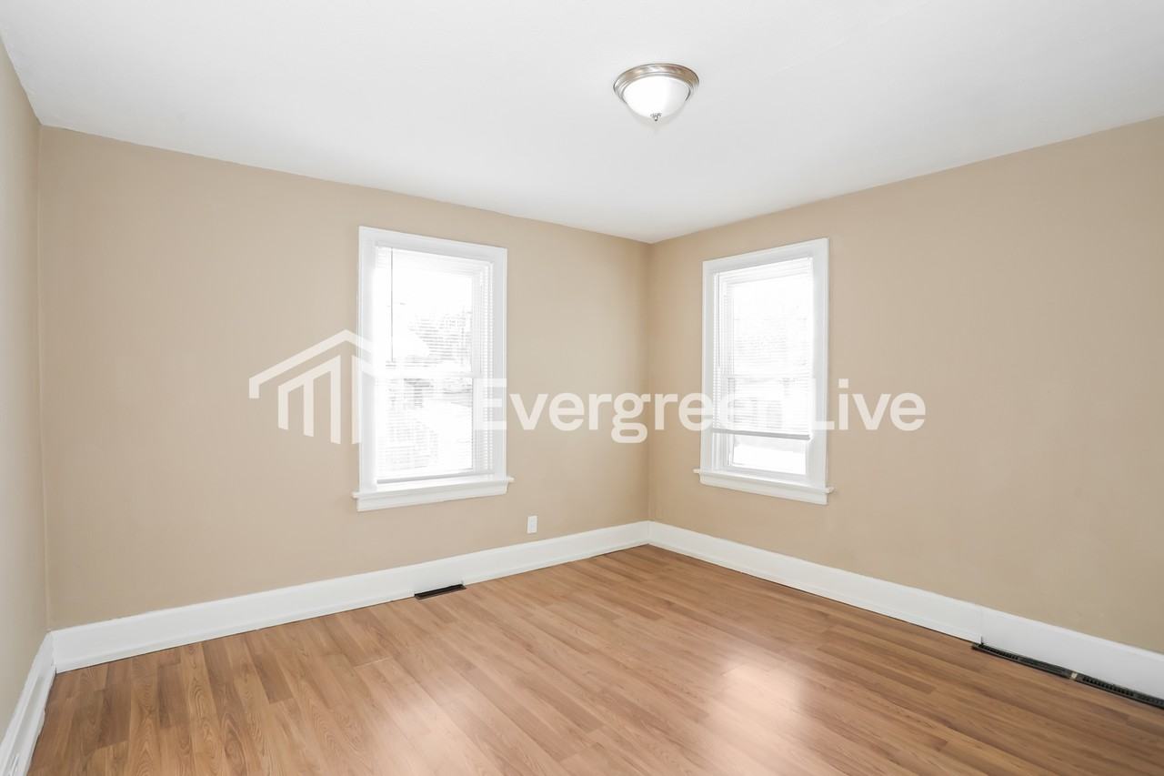 3904 Boudinot Ave - Photo 5 of 15