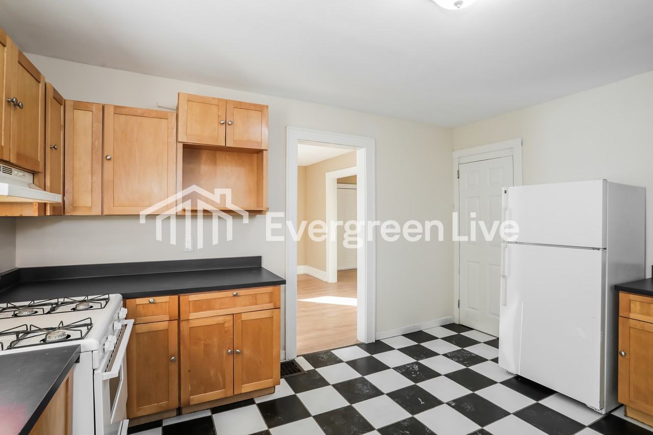 3904 Boudinot Ave - Photo 7 of 15