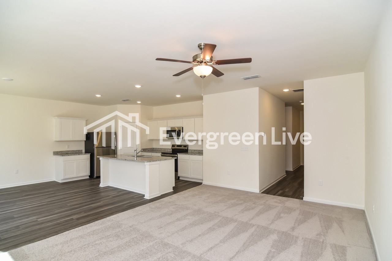 165 Snowdrop Ave - Photo 2 of 15