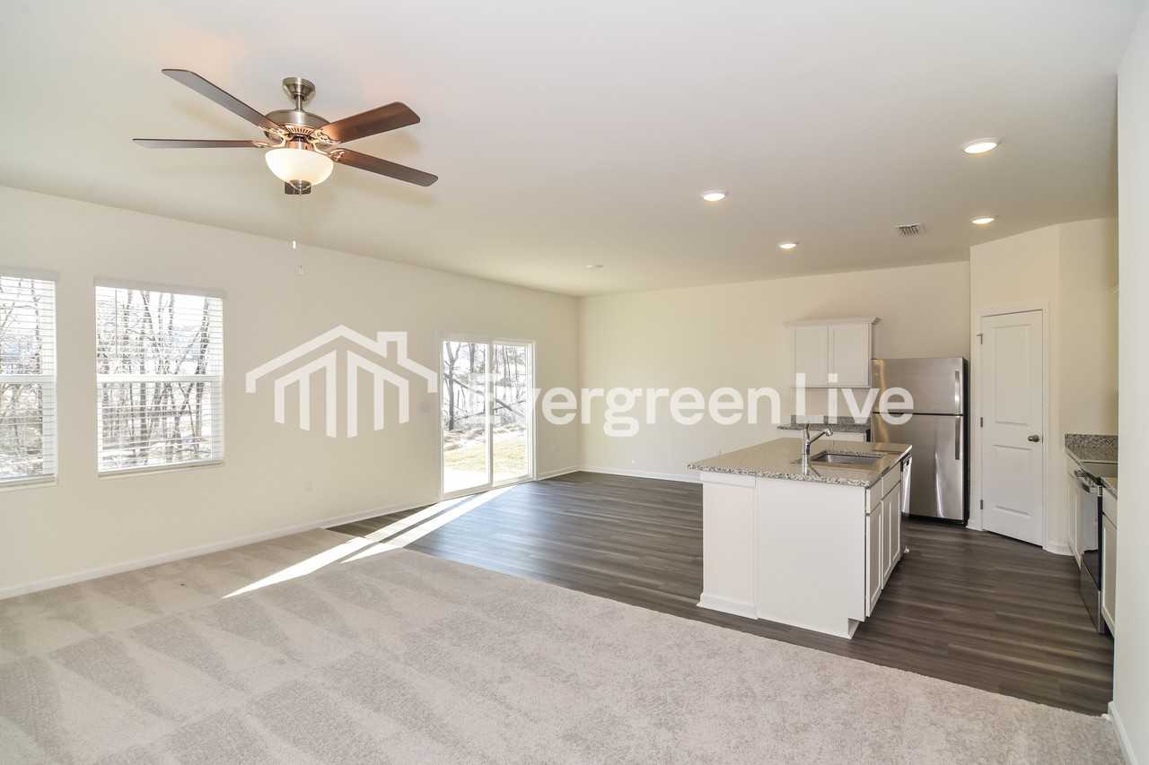 165 Snowdrop Ave - Photo 3 of 15