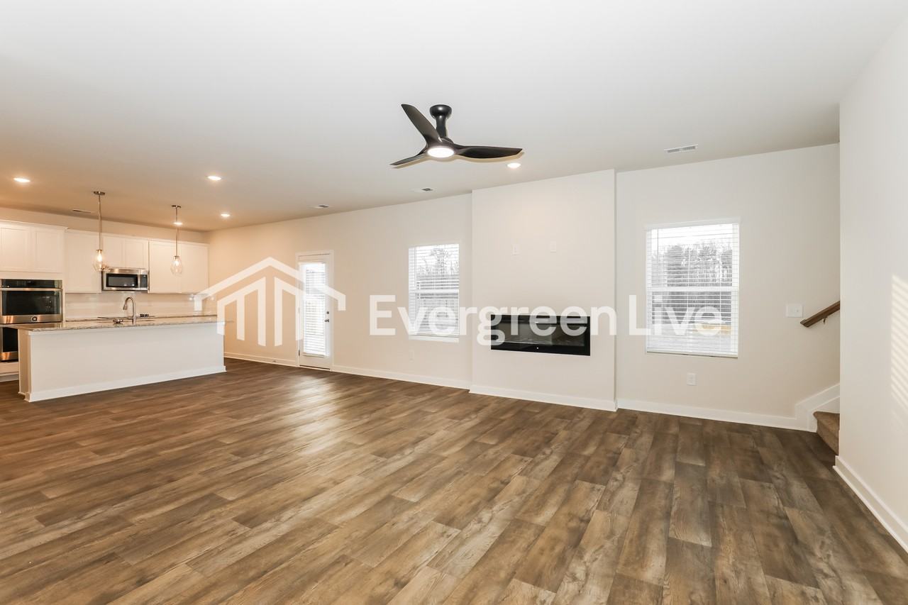 250 Crabapple Rd - Photo 2 of 15