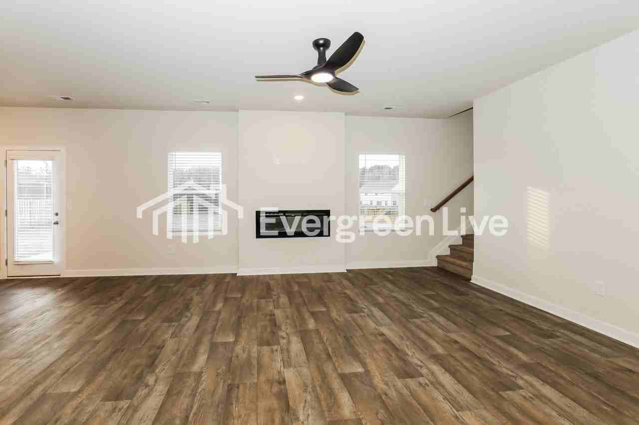 250 Crabapple Rd - Photo 3 of 15