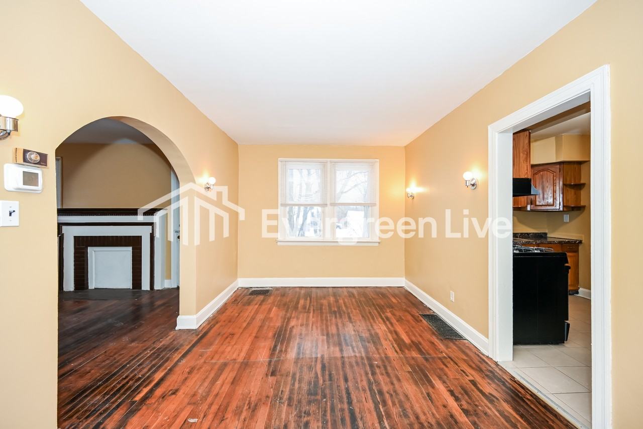 7052 Clovernook Ave - Photo 4 of 15