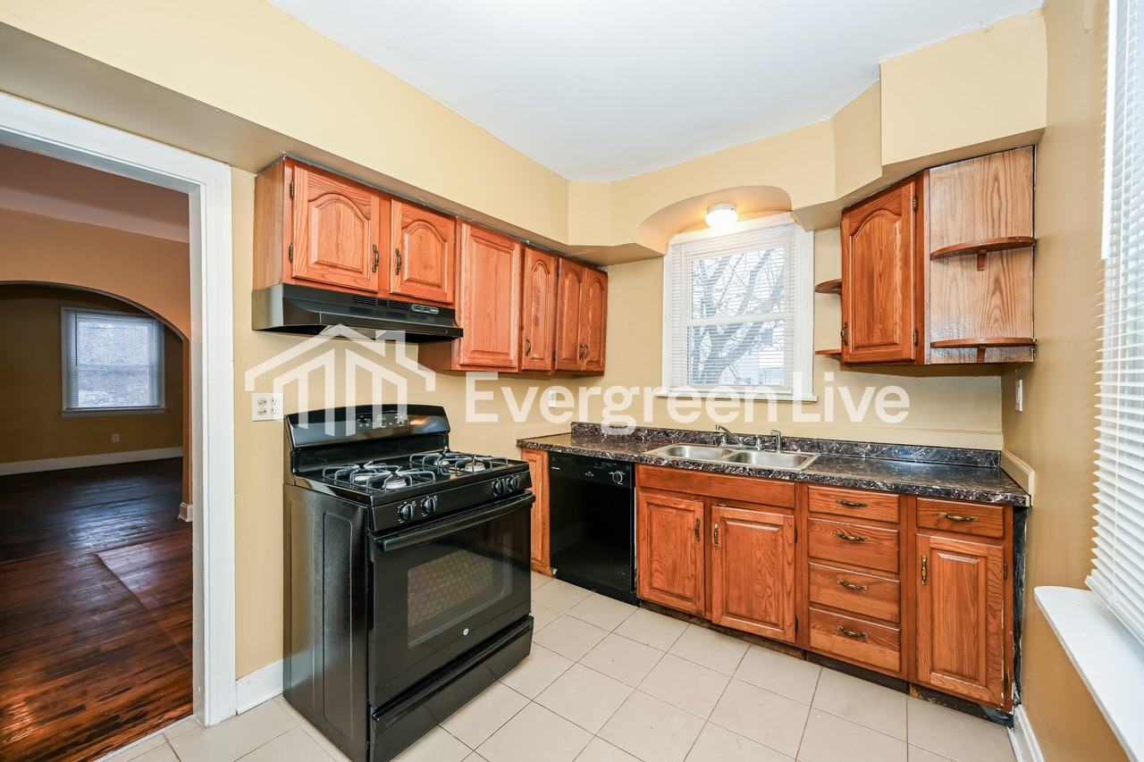 7052 Clovernook Ave - Photo 5 of 15