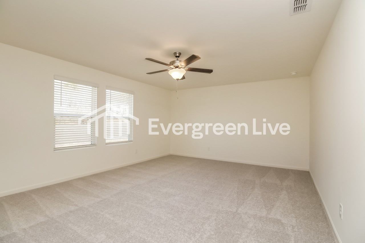 157 Galilee Ln - Photo 5 of 11