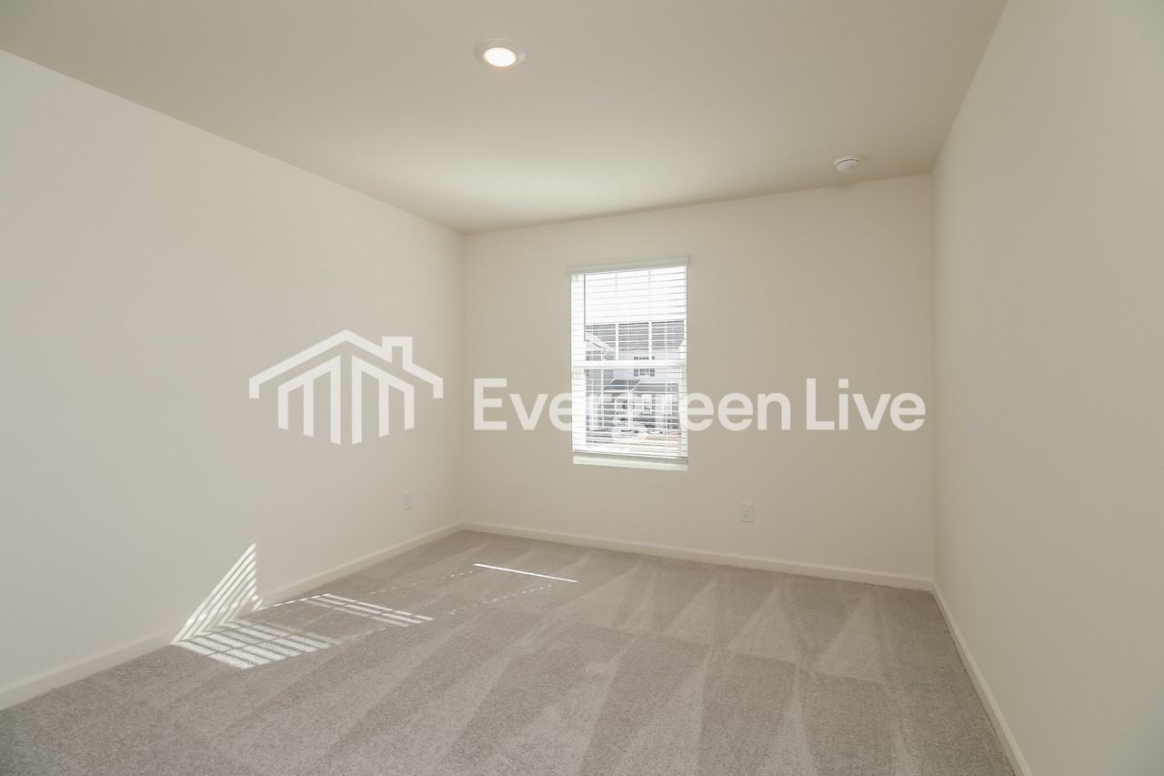 157 Galilee Ln - Photo 7 of 11