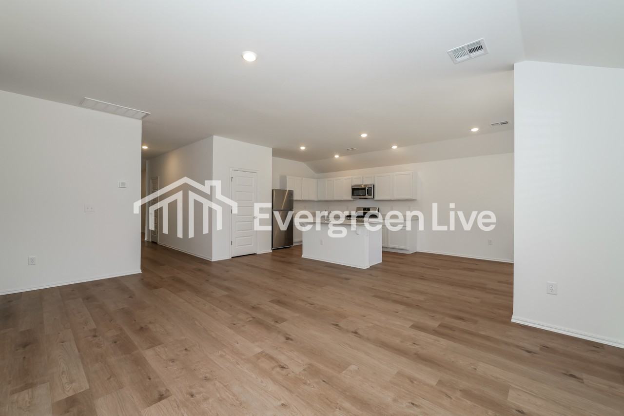 3904 Olivia St - Photo 3 of 17