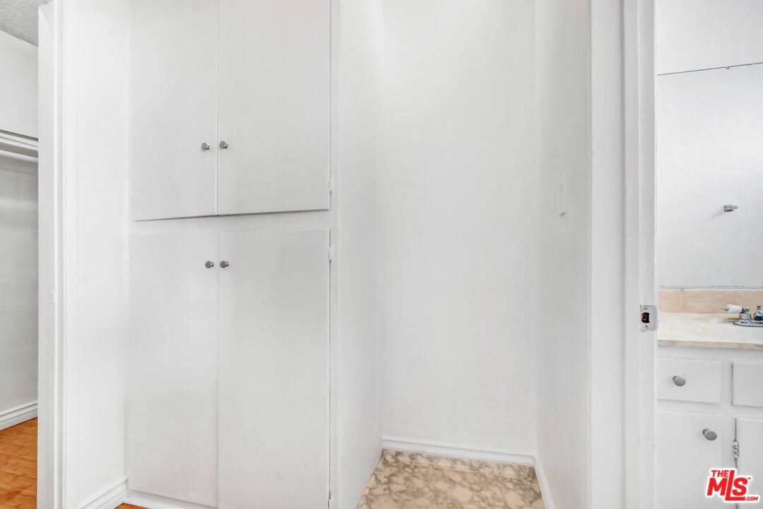 817 N Hudson Ave #817-2 - Photo 7 of 13