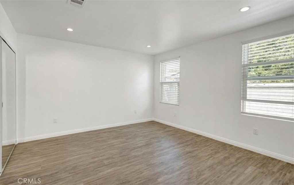 6219 Glide Ave #6219 - Photo 3 of 8