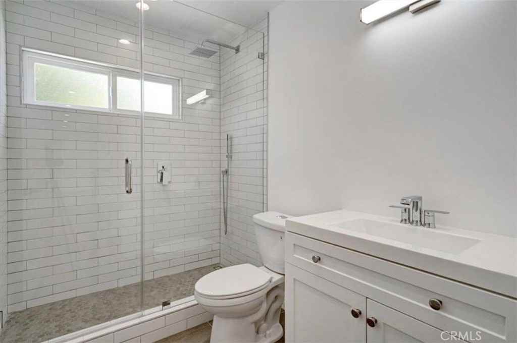 6219 Glide Ave #6219 - Photo 4 of 8