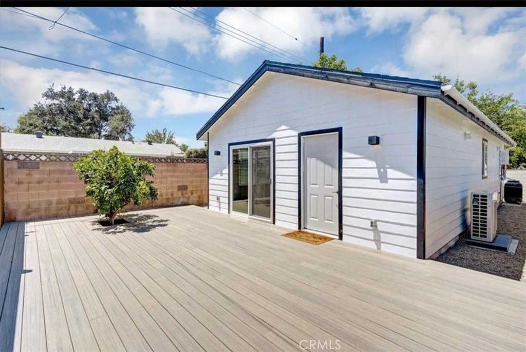 6219 Glide Ave #6219 - Photo 6 of 8