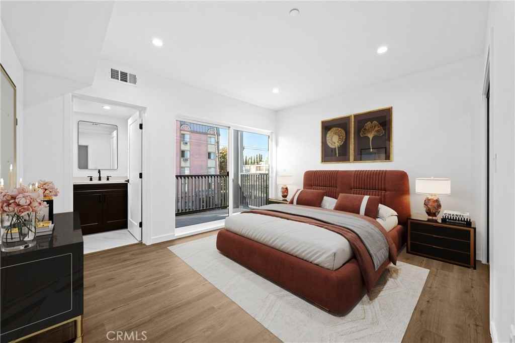 1342 N Kingsley Dr #1342-2 - Photo 5 of 40