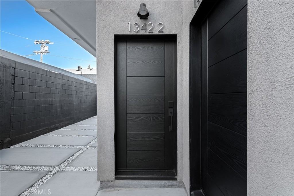 1342 N Kingsley Dr #1342-2 - Photo 7 of 40