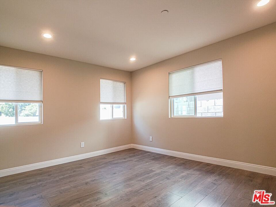 965 N Wilton Pl #965 - Photo 3 of 25