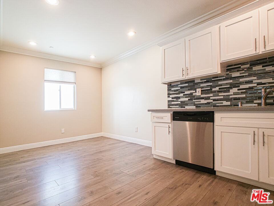 965 N Wilton Pl #965 - Photo 5 of 25