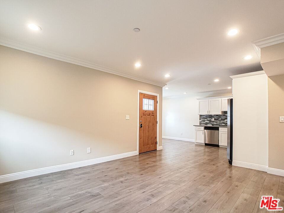 965 N Wilton Pl #965 - Photo 6 of 25