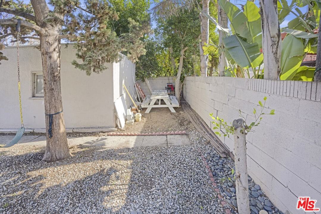 2016 W 78th St #2016 - Photo 3 of 41