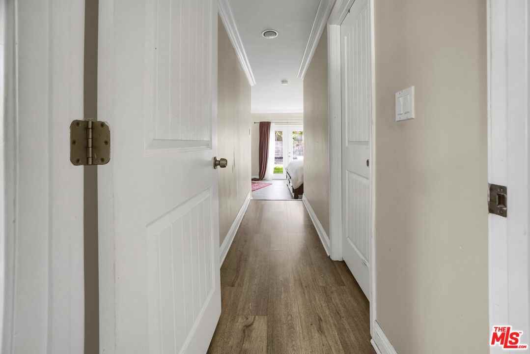 2016 W 78th St #2016 - Photo 6 of 41