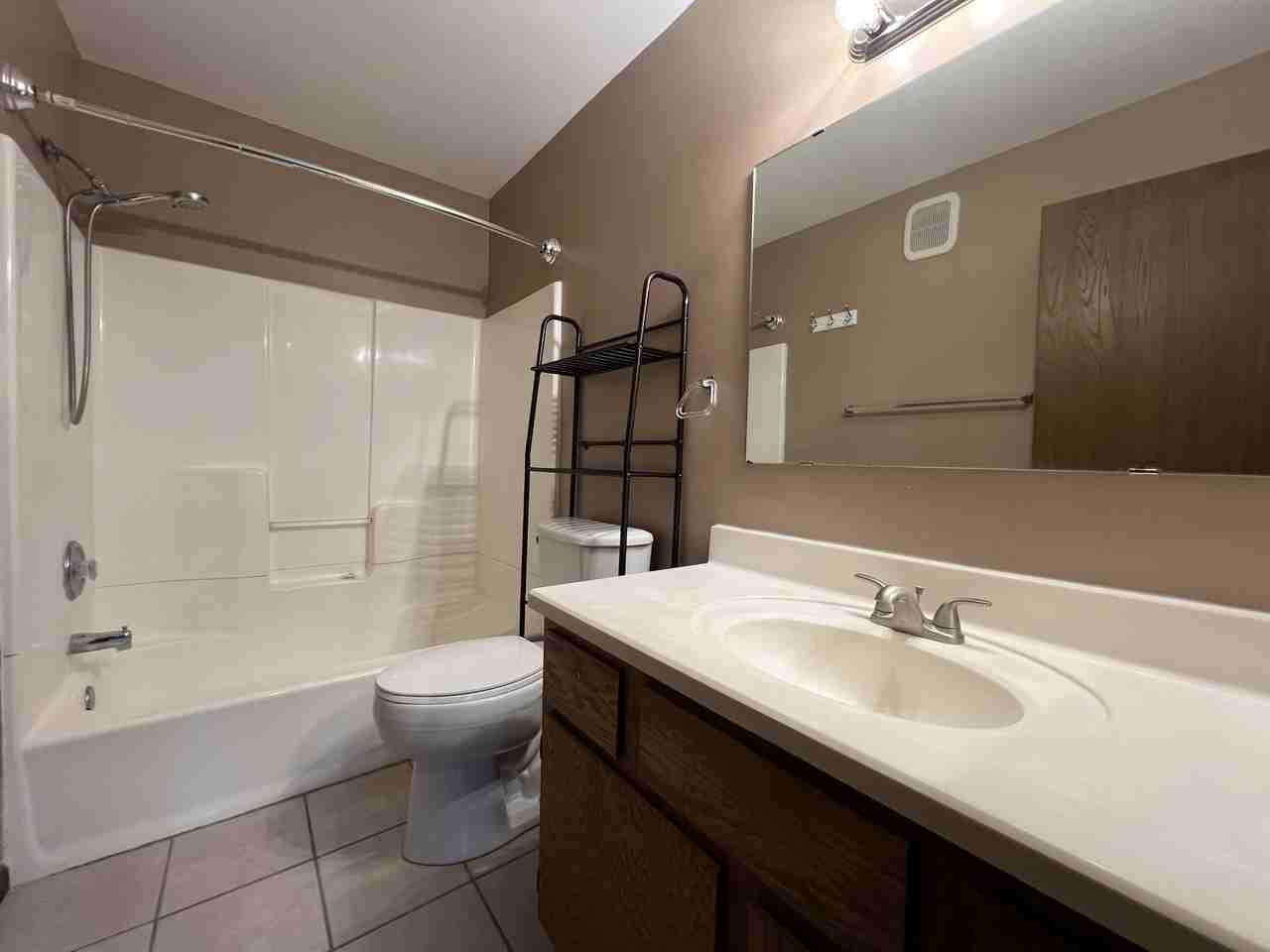 1903 Silver Bell Rd #303 - Photo 5 of 18