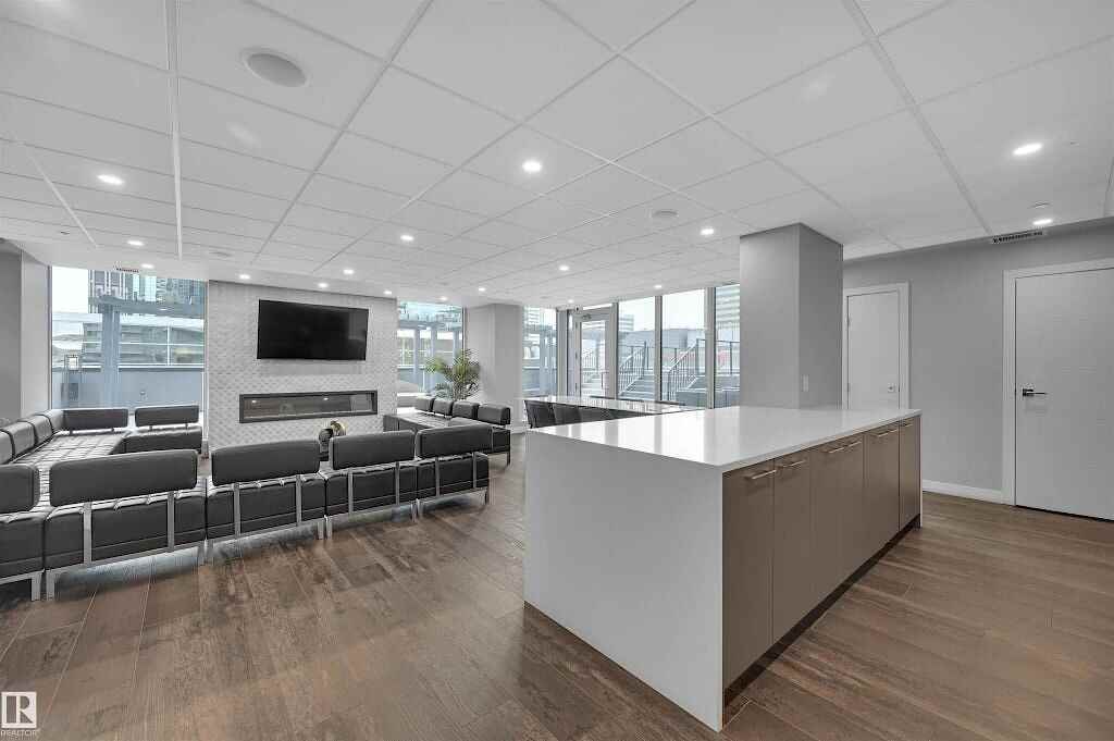 10180 103 St Nw - Photo 6 of 28