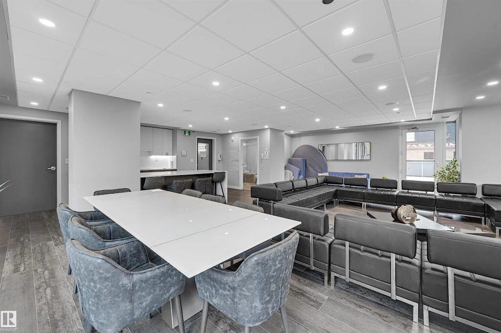 10180 103 St Nw - Photo 7 of 28