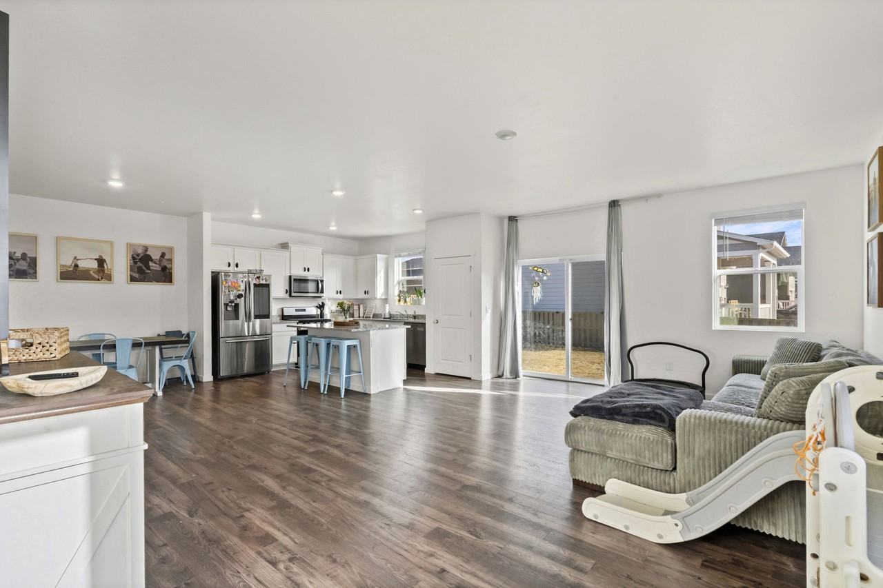 482 3rd St #NA - Photo 3 of 13